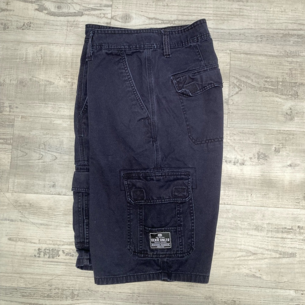 Ecko Unlimited Black Cargo Shorts - Waist 36